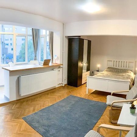 Luterana Studio Apartment Bukares Bagian luar foto